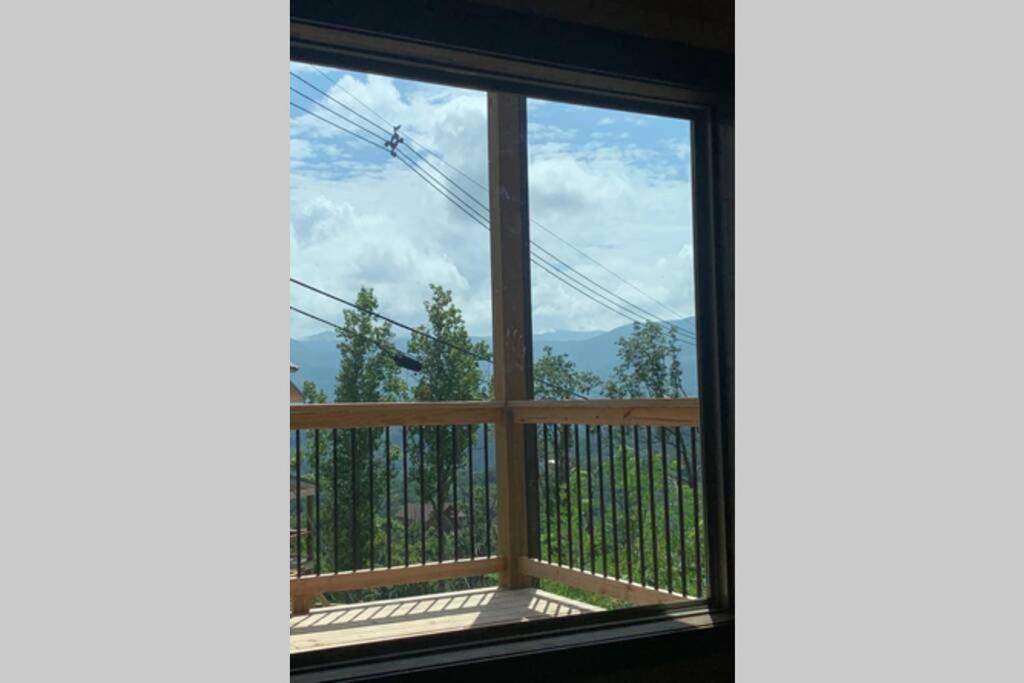 Chalet Village- Amazing Mountain Views - Piney Butt Place Gatlinburg Exterior foto